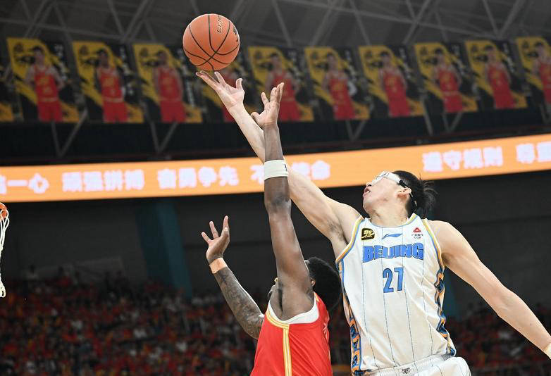 天津队力克山东队，胡金秋状态火热