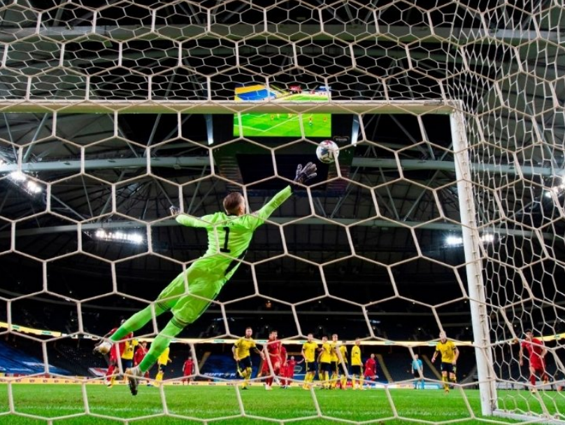 葡萄牙队鏖战瑞典队，波尔高光表现