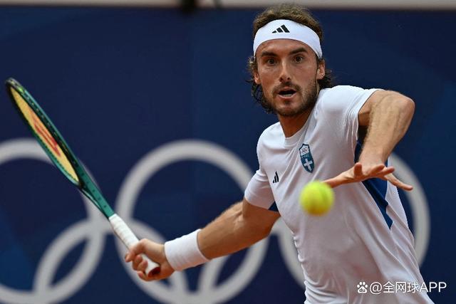 戴维斯杯逆转澳网，西西帕斯惊艳四座