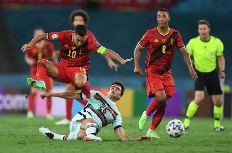 乌克兰碾压比利时,C罗扛起全队 乌克兰碾压比利时,C罗扛起全队