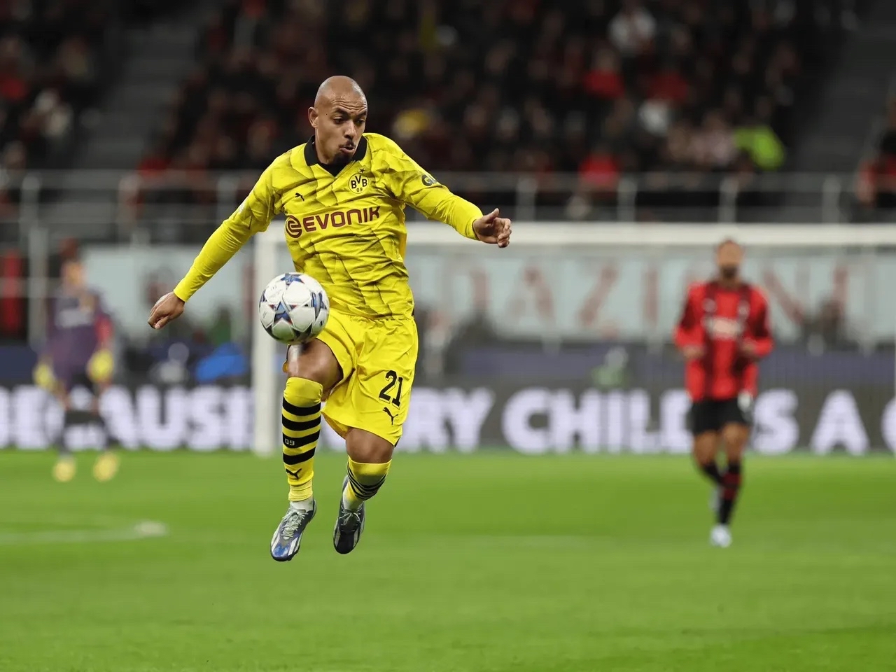 多特蒙德翻盘曼联，格列兹曼统治全场