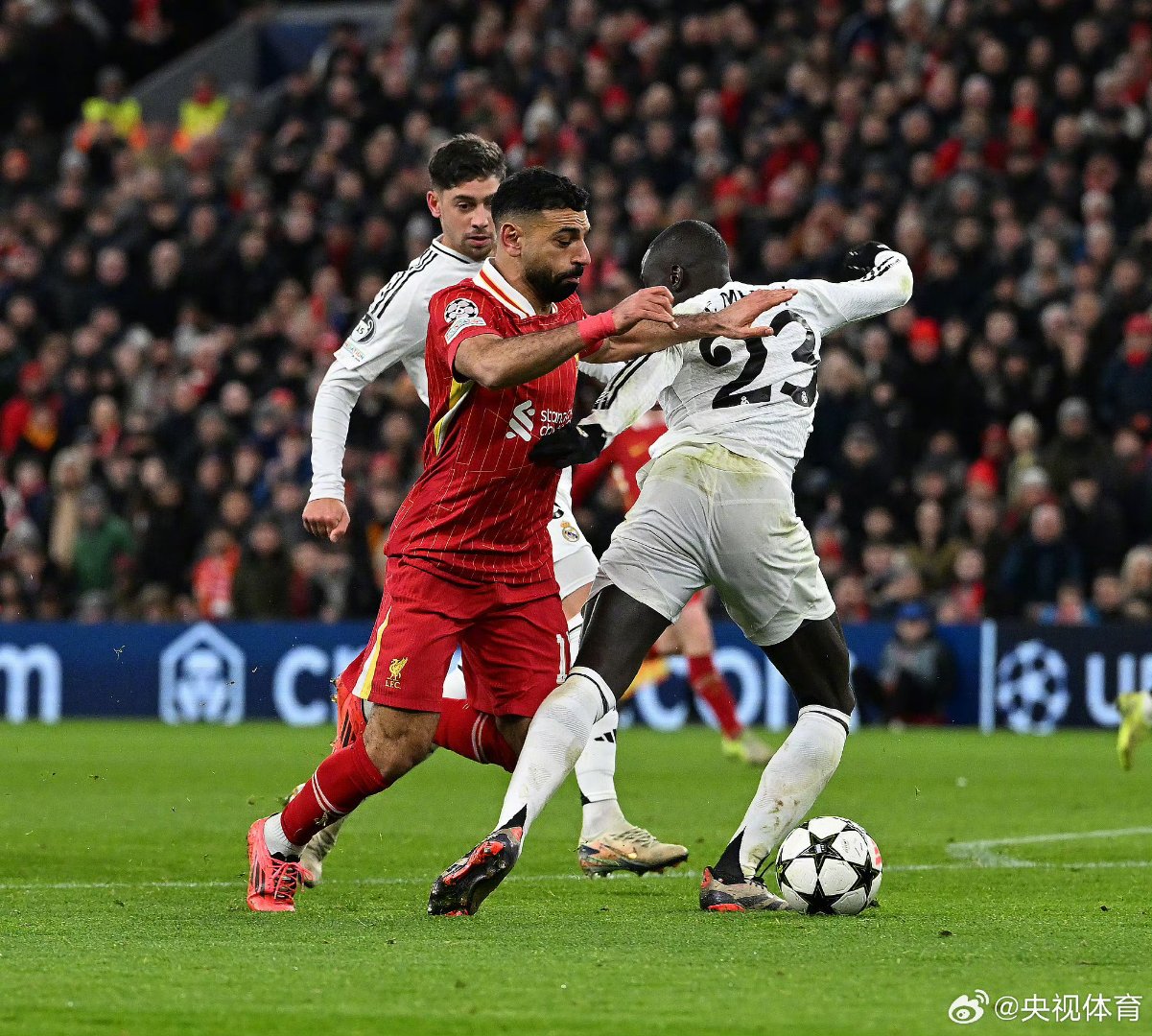 利物浦逆转取胜，排名小组第二