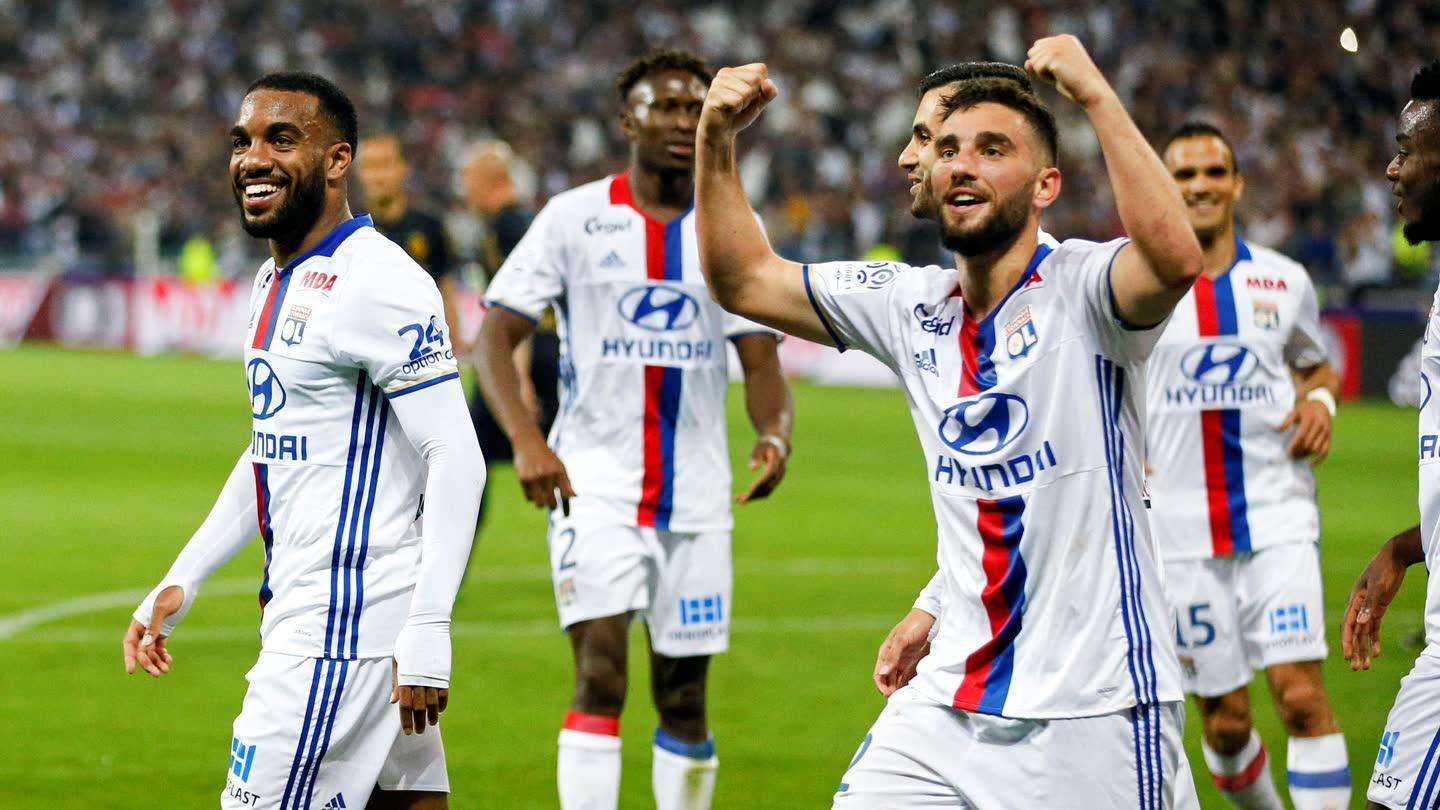 里昂主场大胜，豪取三分继续保持领先优势