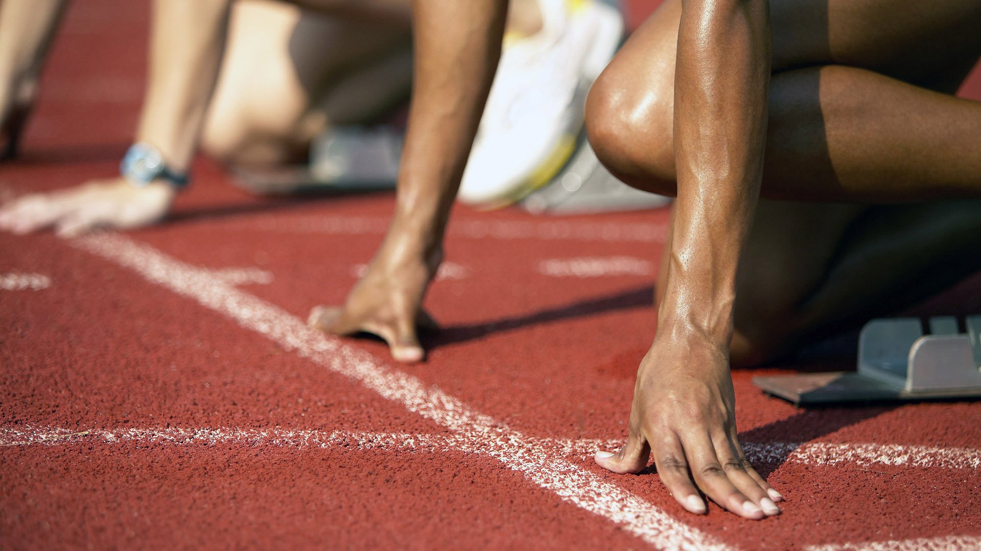 格纳布里，F1街道赛之夜的隐形引擎