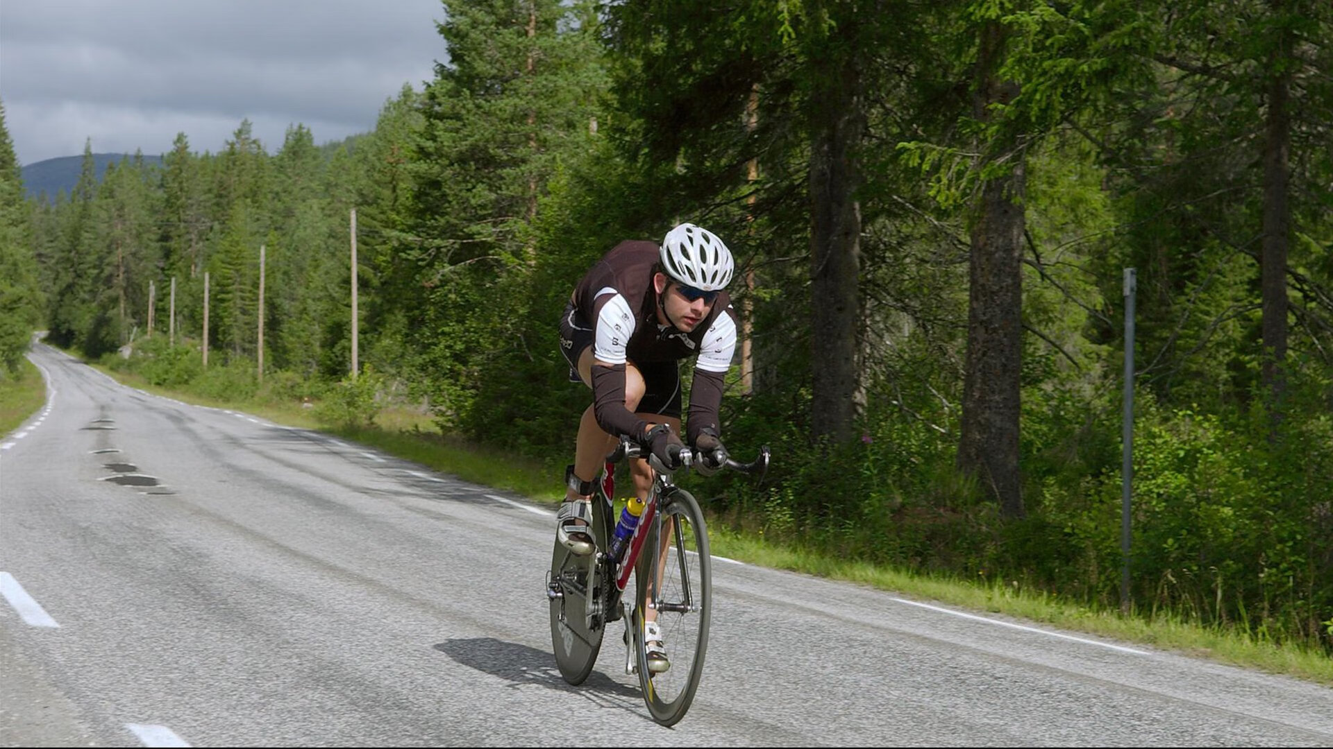 冰与火的碰撞，吉林绝境险胜雄鹿，布克孤星带队诠释坚韧